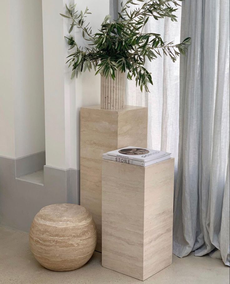 Euphranor Travertine Plinth