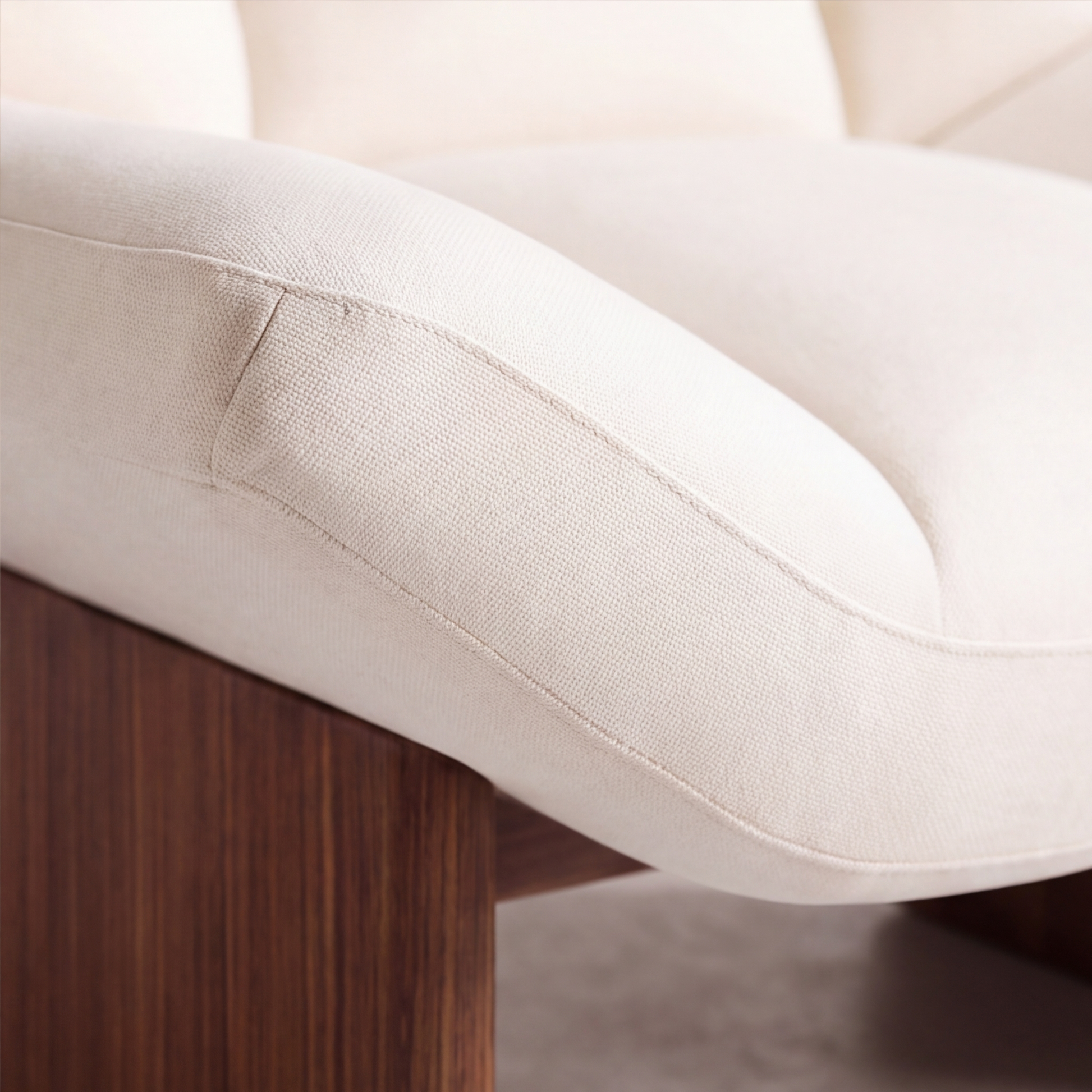 polymnie-accent-chair detail