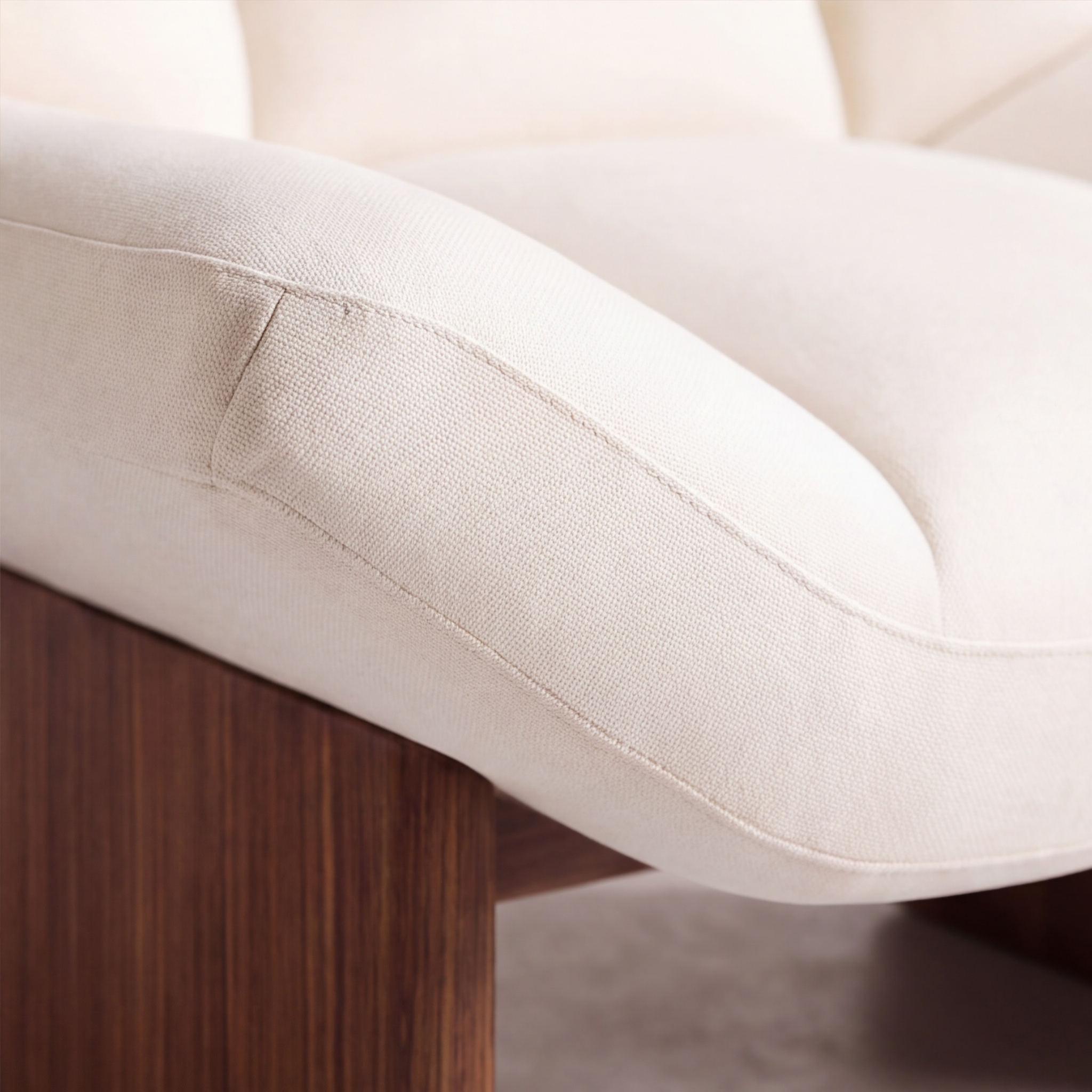 polymnie-accent-chair detail